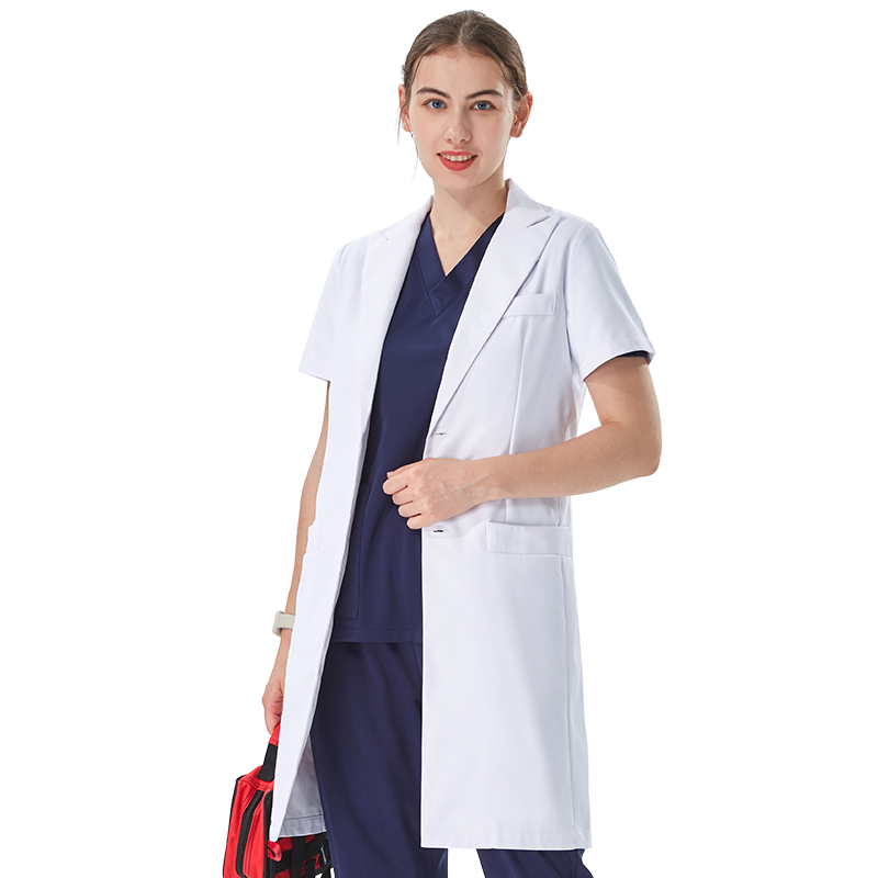 Dobrze dopasowany biały fartuc – Medical Lab Hospital recenzja i cena